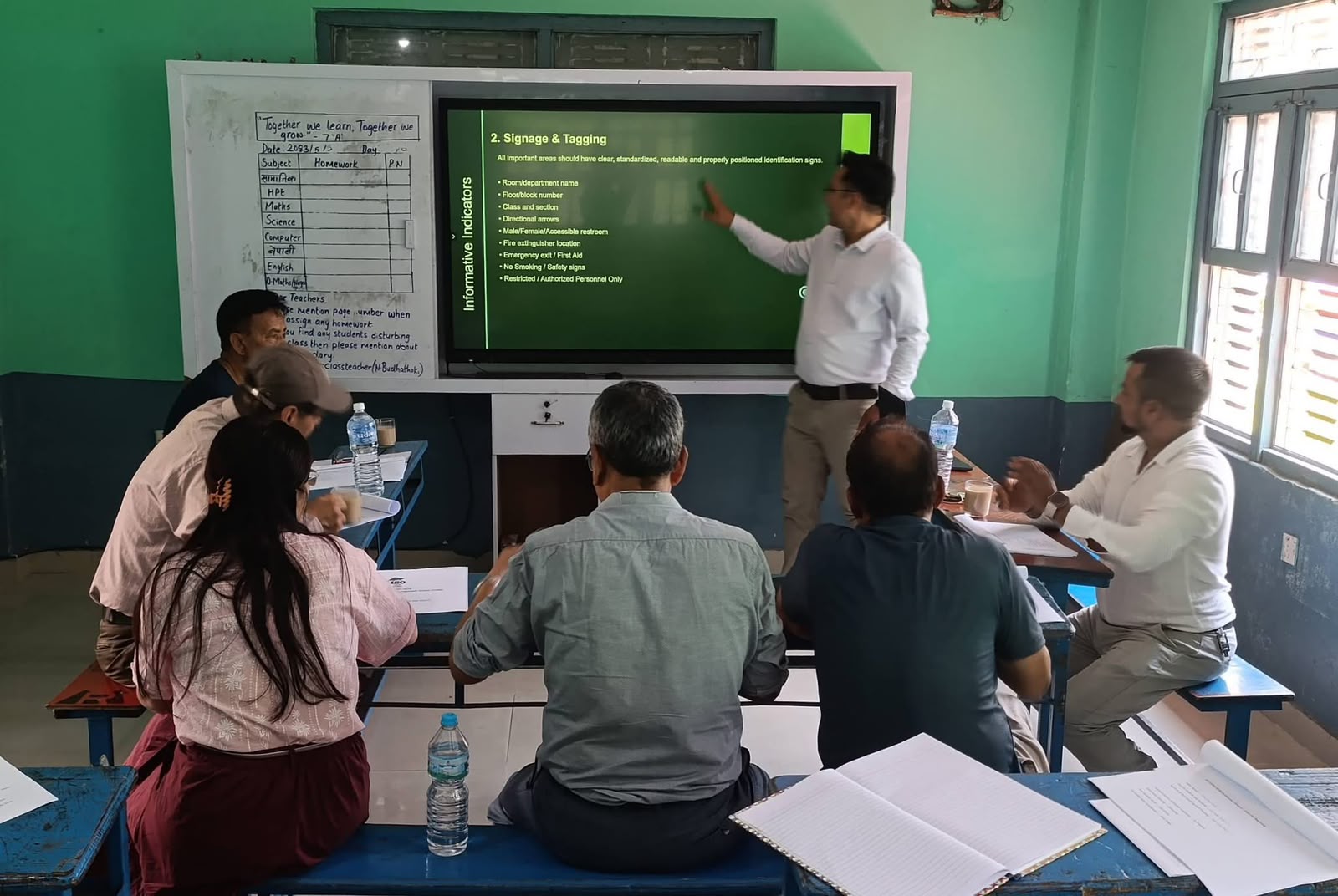 Workshop on school signage and informative indicators