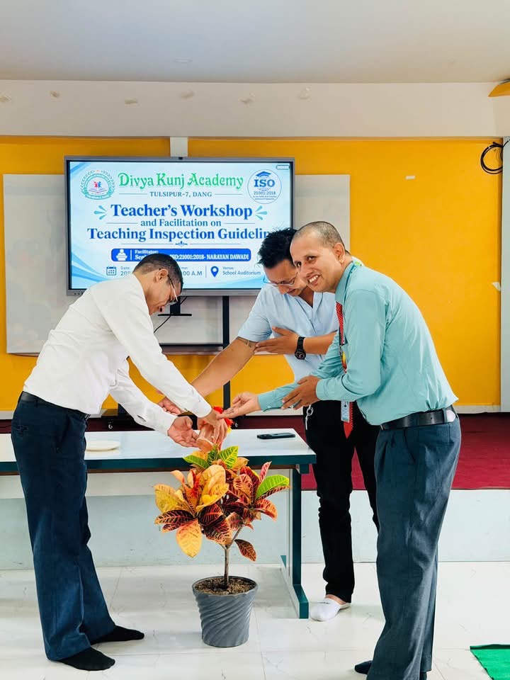 Opening the teachers’ workshop at Divya Kunj Academy, Dang